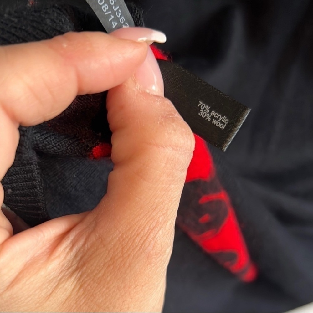 The Limited Red and Black Sweater - Large - Picture 8 of 9